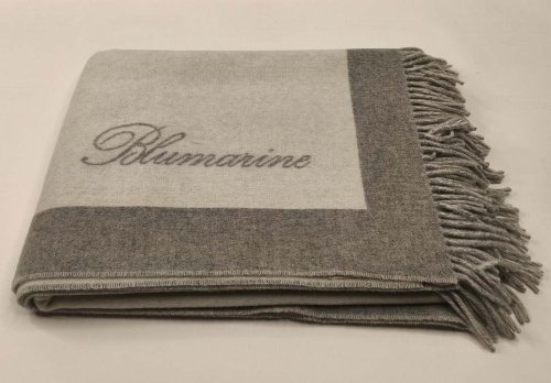 Плед Blumarine MADAME 140х205 серый 13 silver Италия Артикул: 93747 DolceNoce Плед Blumarine MADAME 140х205 серый 13 silver Артикул: 93747 DolceNoce