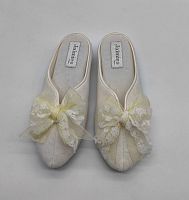 Тапочки Jaimies NATHALIE mule FALBALAS молочные