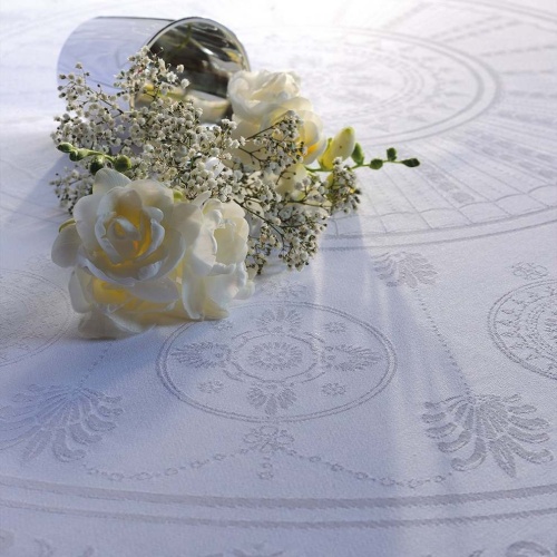 Набор салфеток Garnier-Thiebaut ELOISE BLANC 54х54 комплект 4 штуки Франция Артикул: 79823 DolceNoce фото 2 Набор салфеток Garnier-Thiebaut ELOISE BLANC 54х54 комплект 4 штуки Артикул: 79823 DolceNoce фото 2