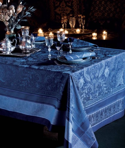 Скатерть Garnier-Thiebaut PERSINA CREPUSCULE 174х304 Франция Артикул: 79858 DolceNoce Скатерть Garnier-Thiebaut PERSINA CREPUSCULE 174х304 Артикул: 79858 DolceNoce